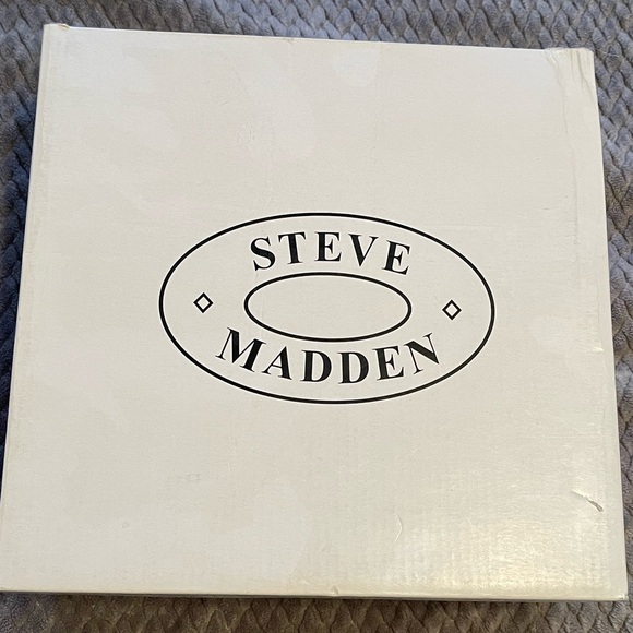 Steve Madden White Wedges - Picture 2 of 6